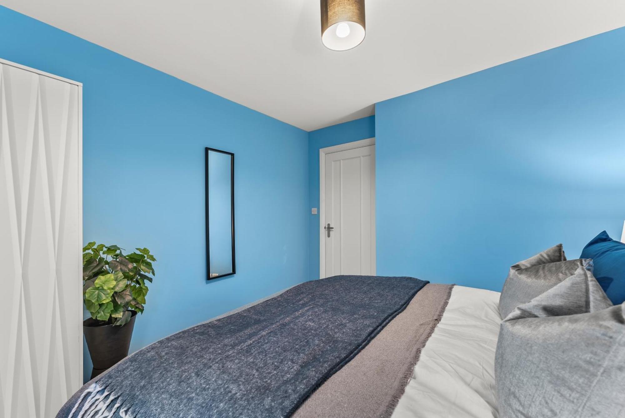 Elegant Retreat In Cheltenham - Garden & Parking Included Extérieur photo