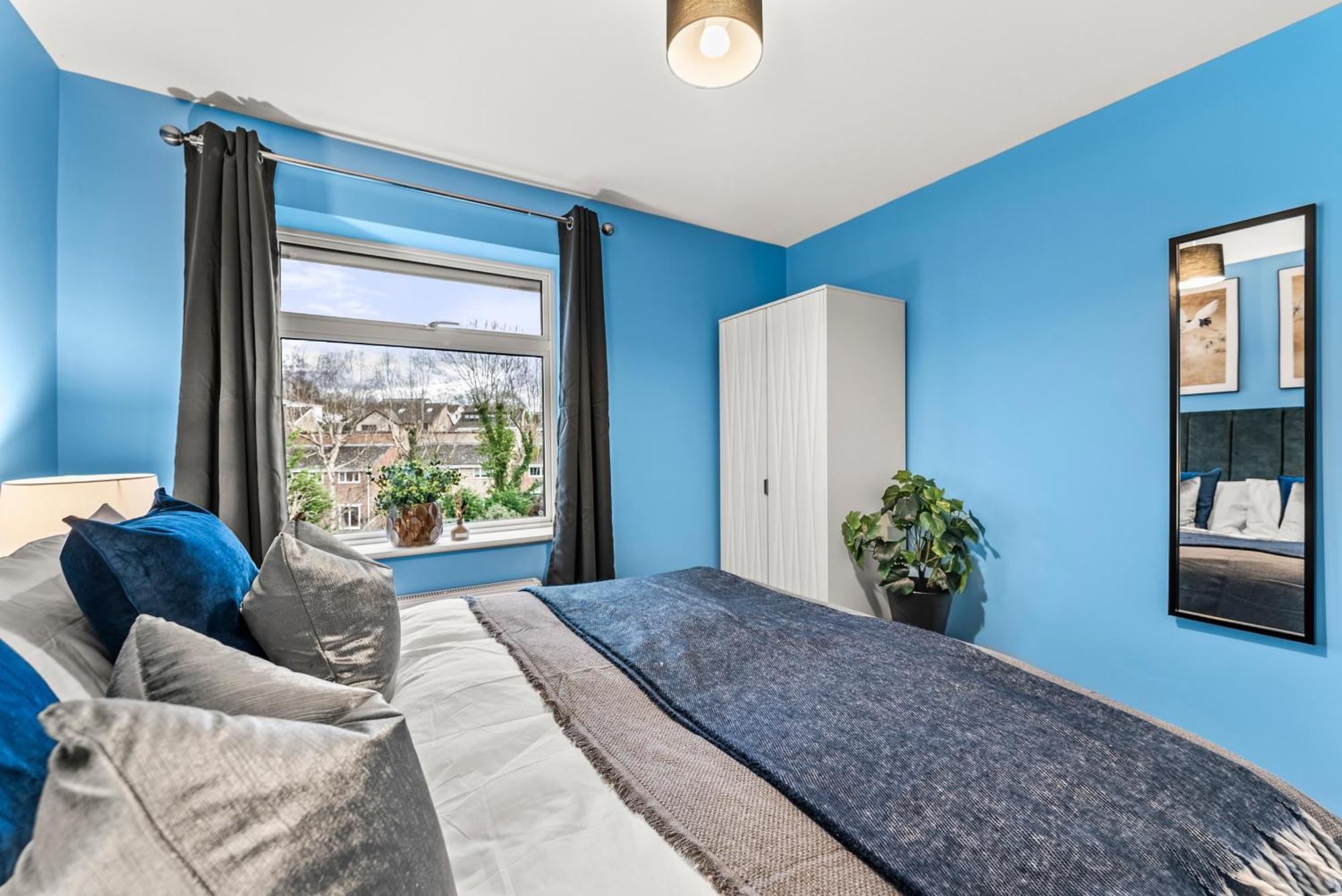 Elegant Retreat In Cheltenham - Garden & Parking Included Extérieur photo